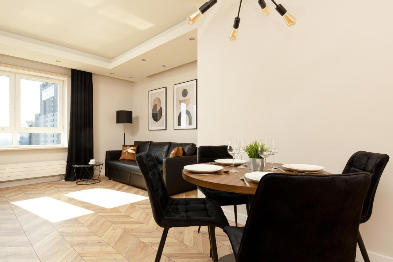 Platinum Towers Apartment With Parking By Renters Prestige Варшава Екстер'єр фото