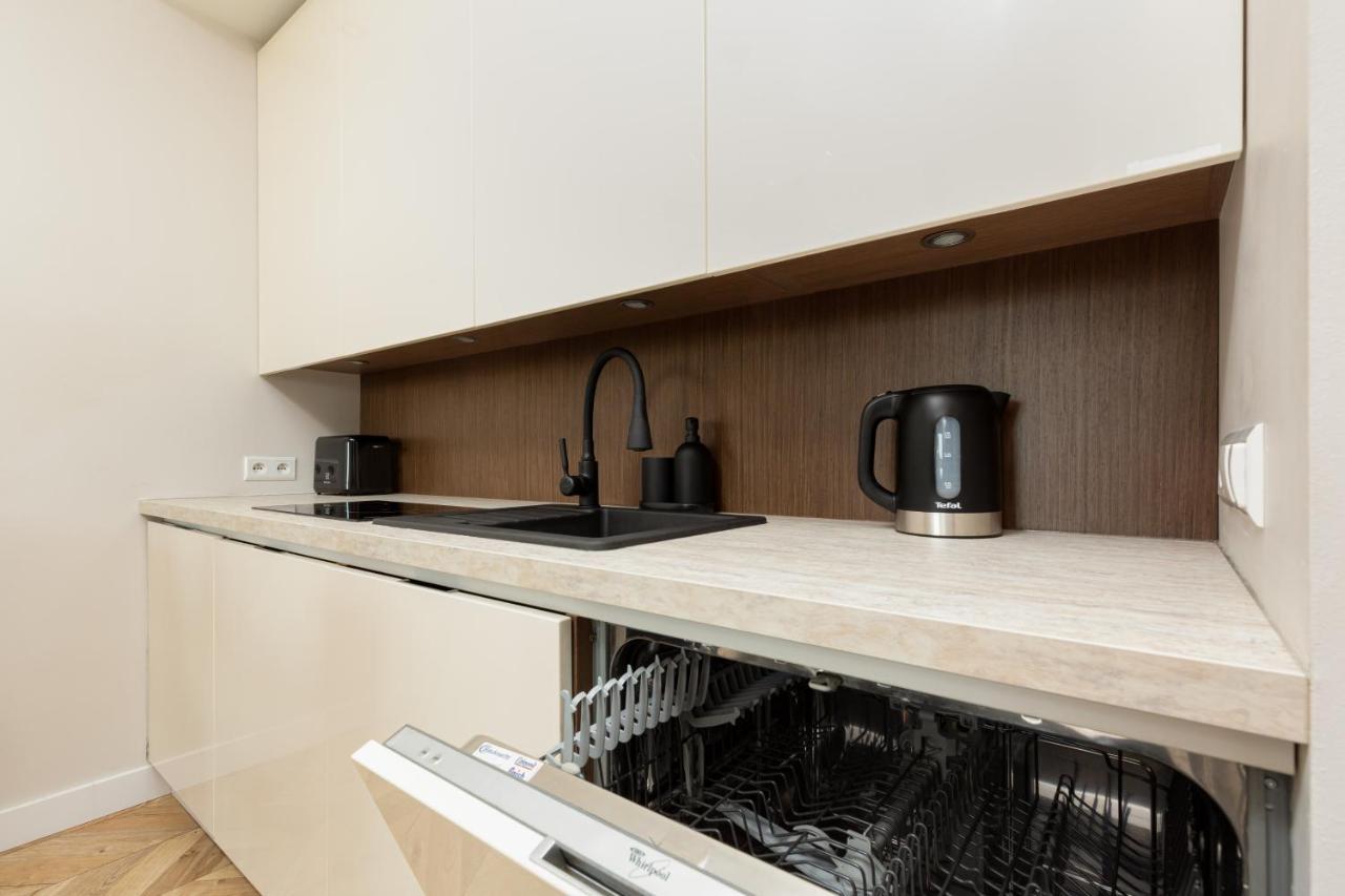 Platinum Towers Apartment With Parking By Renters Prestige Варшава Екстер'єр фото